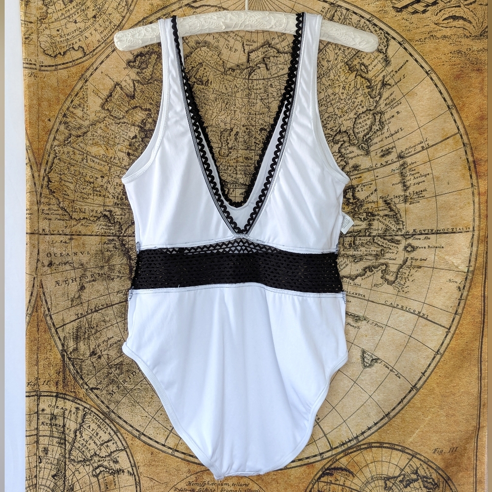 Kenneth Cole One Piece Swim - Picture 10 of 14